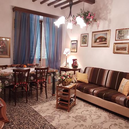 Ferienwohnung Casa Tarrini Chianni Exterior foto